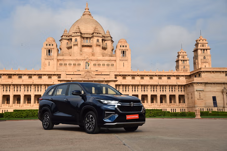 Maruti Suzuki Invicto 2025: Premium Hybrid MPV at ₹24.97 Lakh