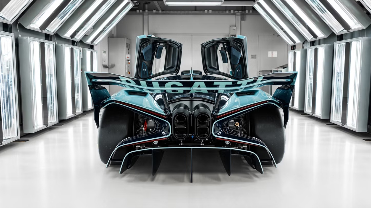 Bugatti Bolide Final Unit Delivered – Last W16 Engine, 1600 HP Track Monster Bows Out