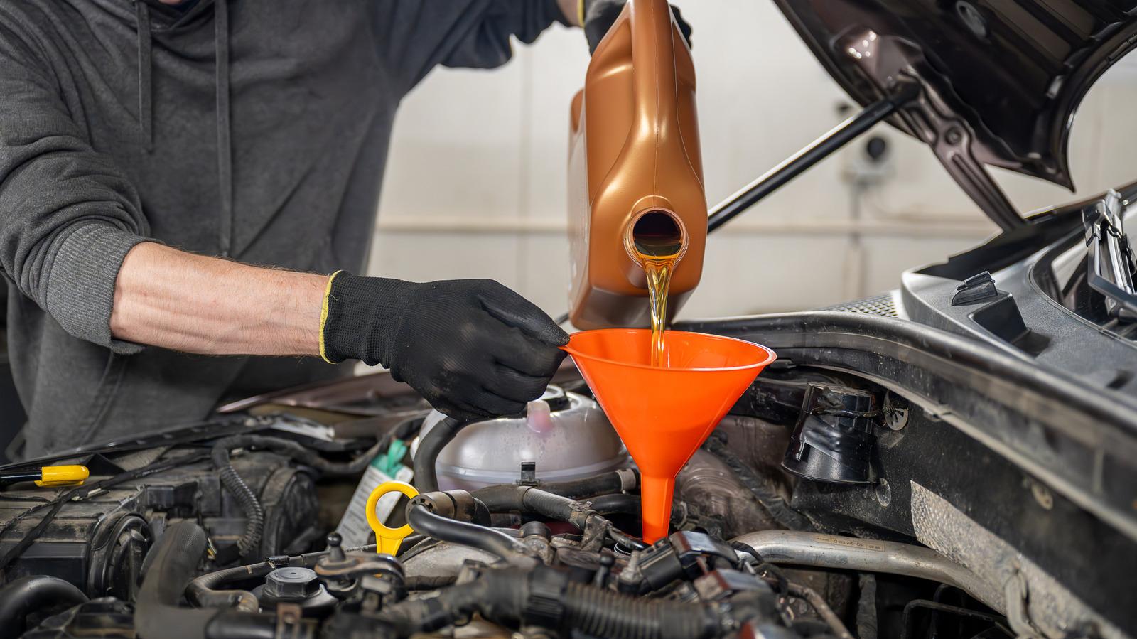 Semi-Synthetic vs Synthetic Blend Oil: Which Is Right for Your Car? | High Quality Images Semi-Synthetic vs Synthetic Blend Oil: Which Is Right for Your Car? - Complete Specifications, Price & Review 2026