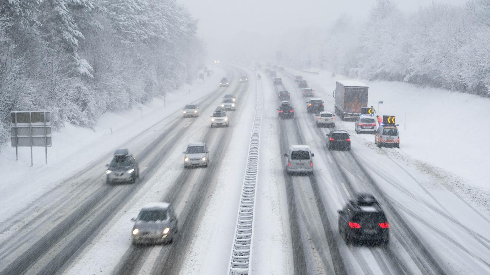 Snow Mode Explained: How It Keeps You Out of Ditches - Complete Specifications, Price & Review 2026