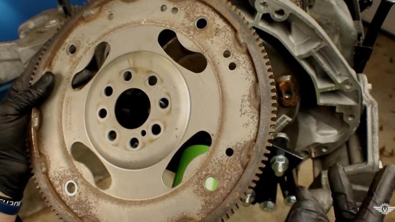 Why Automatic Transmissions Use Flex Plates Instead of Flywheels – Explained | High Quality Images Why Automatic Transmissions Use Flex Plates Instead of Flywheels – Explained - Complete Specifications, Price & Review 2026