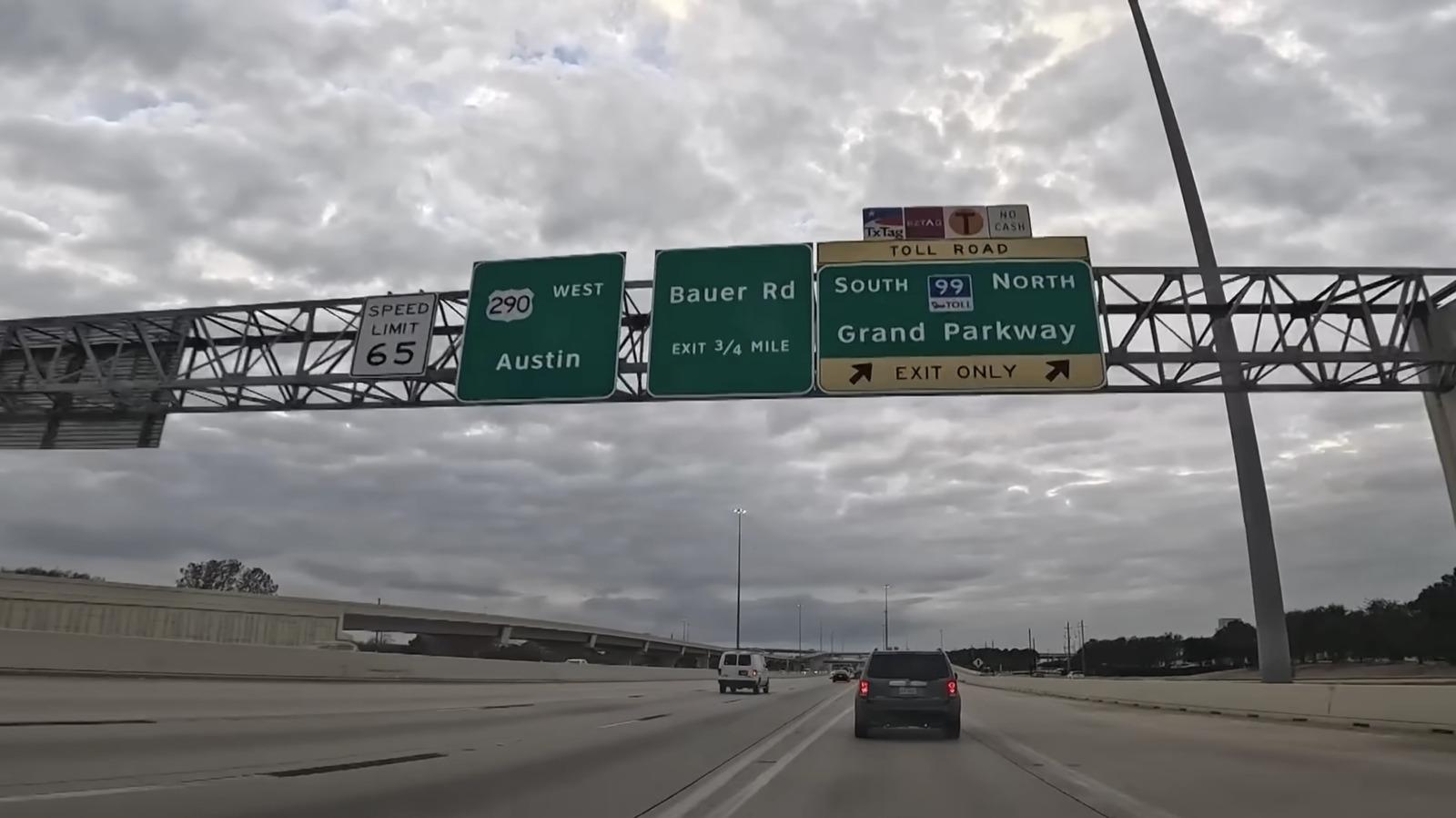 Tollgate Neighborhood: Residents Stuck Paying to Come and Go - Complete Specifications, Price & Review 2026