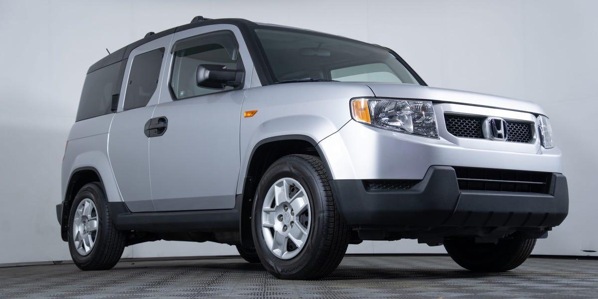 Box-Fresh 2011 Honda Element Hits Bring a Trailer: A 2026 Time-Capsule Worth the Hype? - Specs & Review 2026