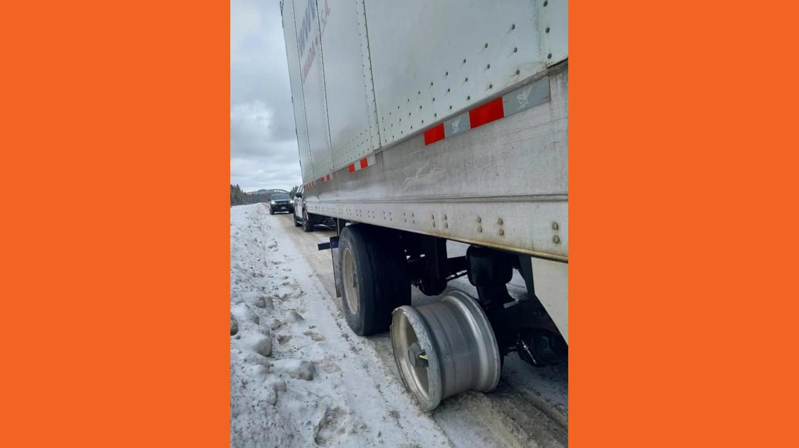 Truck Driver Pulled Over After Driving 62 Miles With a Missing Tire – Full Story | High Quality Images Truck Driver Pulled Over After Driving 62 Miles With a Missing Tire – Full Story - Complete Specifications, Price & Review 2026