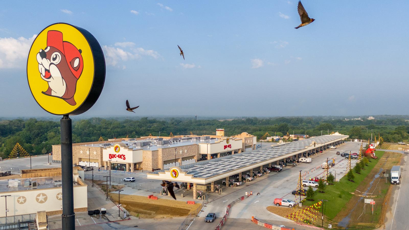 2026 Volkswagen Tayron R-Line Launched: Is It Better Than The Toyota Fortuner?